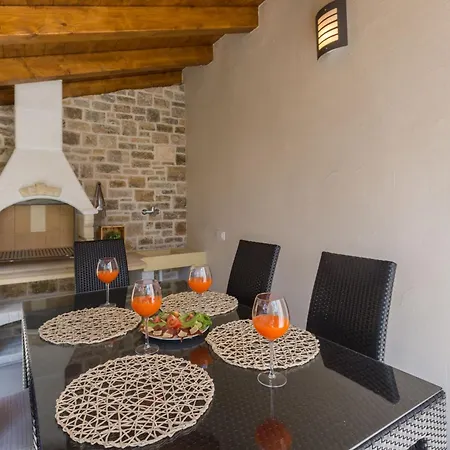 Moderne Radovan In Apartment